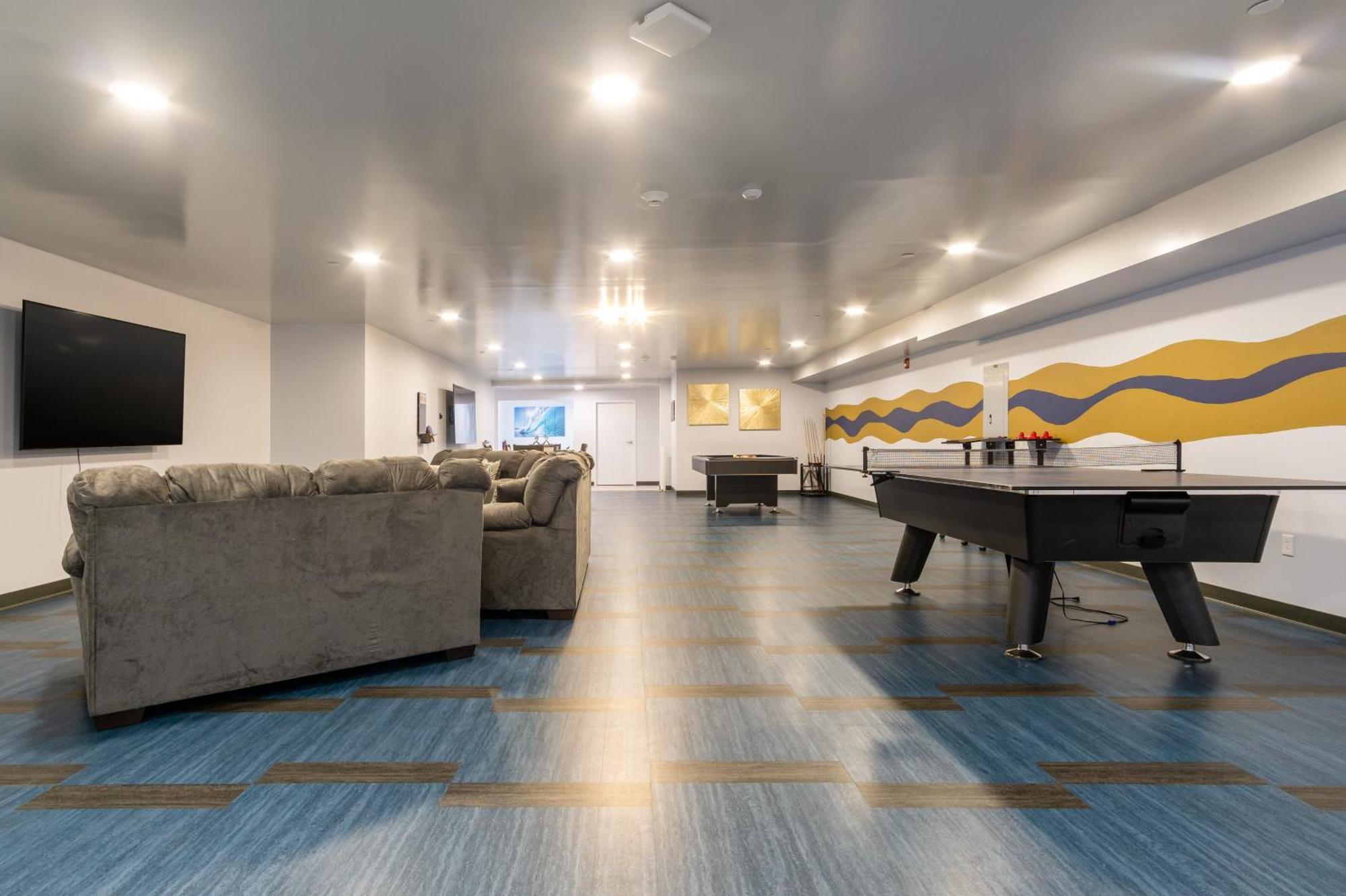 Grand Monarch! Best For Extended Stays! Johnson City Экстерьер фото