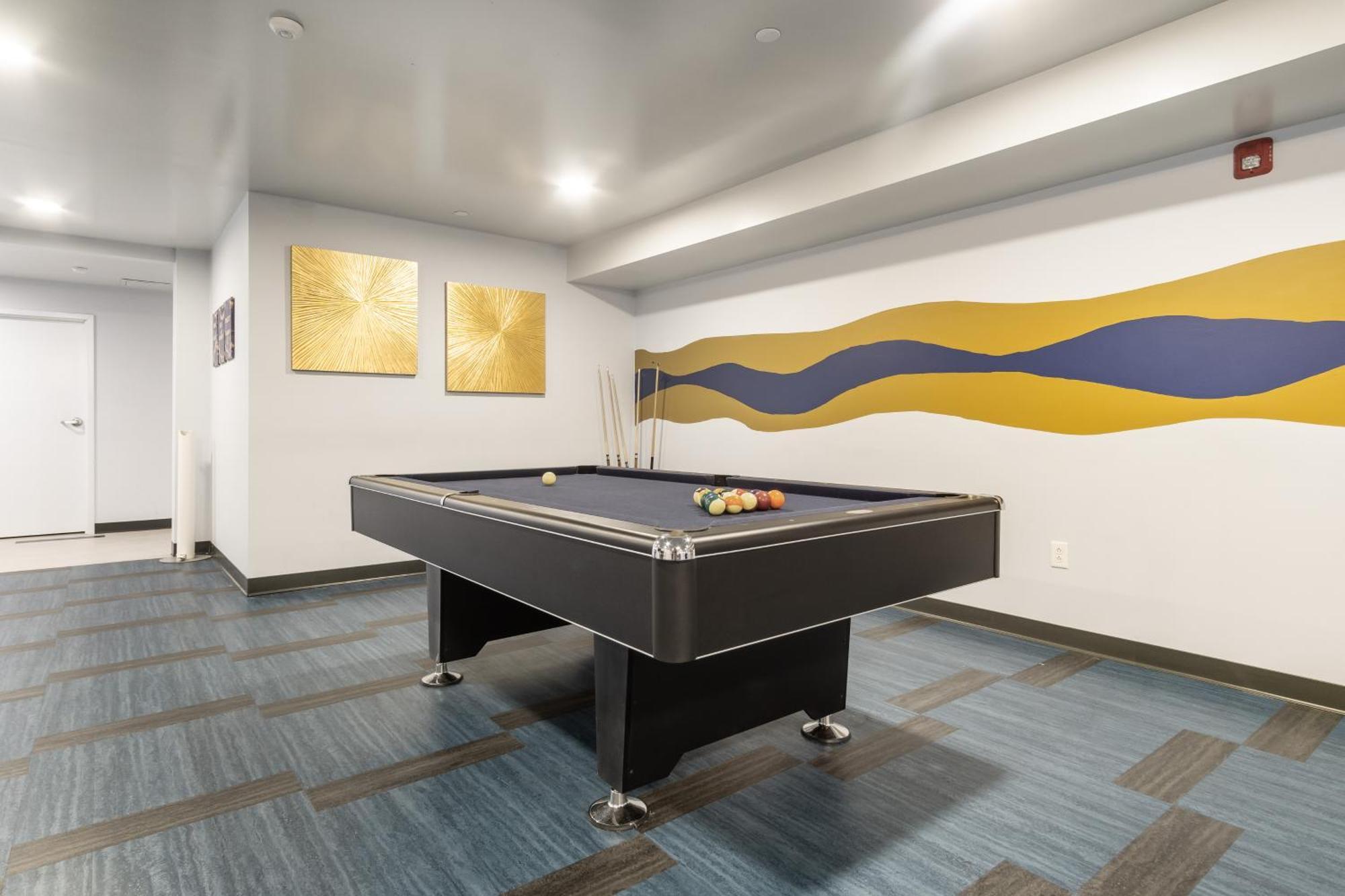 Grand Monarch! Best For Extended Stays! Johnson City Экстерьер фото